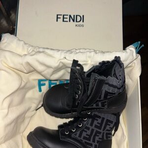 Fendi Kids Black and Gray Patterned Boots